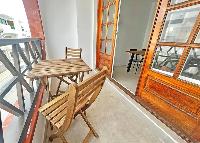 Casa Vista Surf - Beautiful Apartment W/ Terrace & Balcony