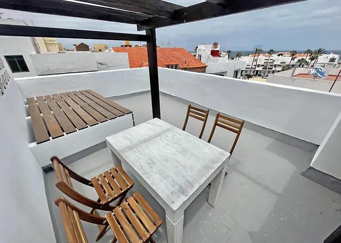 Casa Vista Surf - Beautiful Apartment W/ Terrace & Balcony